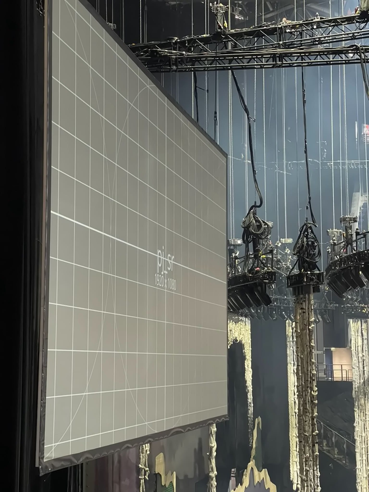 Flown screen on a 1920 by 1080 alignment grid, Noah Kahan We’ll All Be Here Forever UK and Europe Tour 2024.